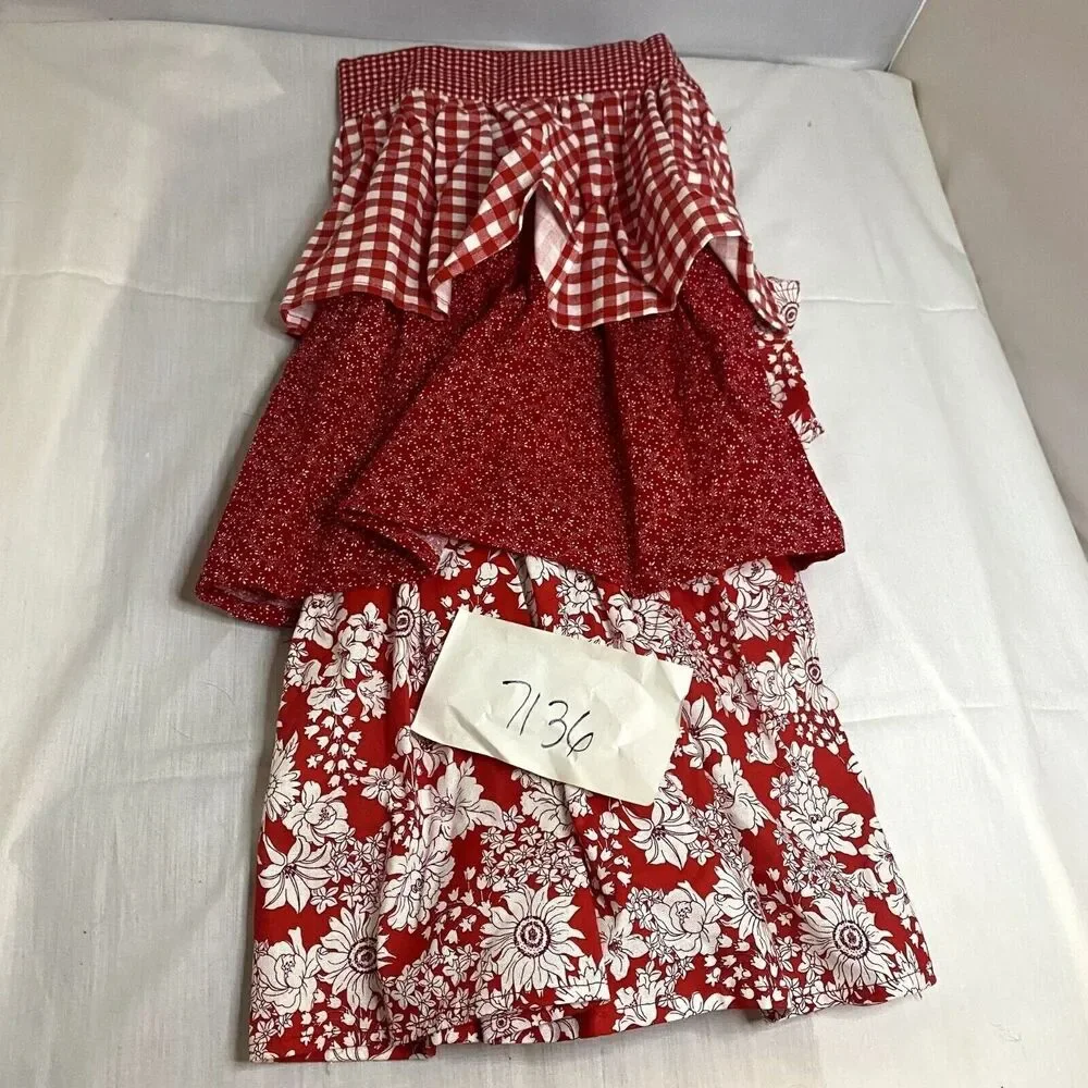 #7136 Hand made Red Ruffle BIB CHEF Apron Floral